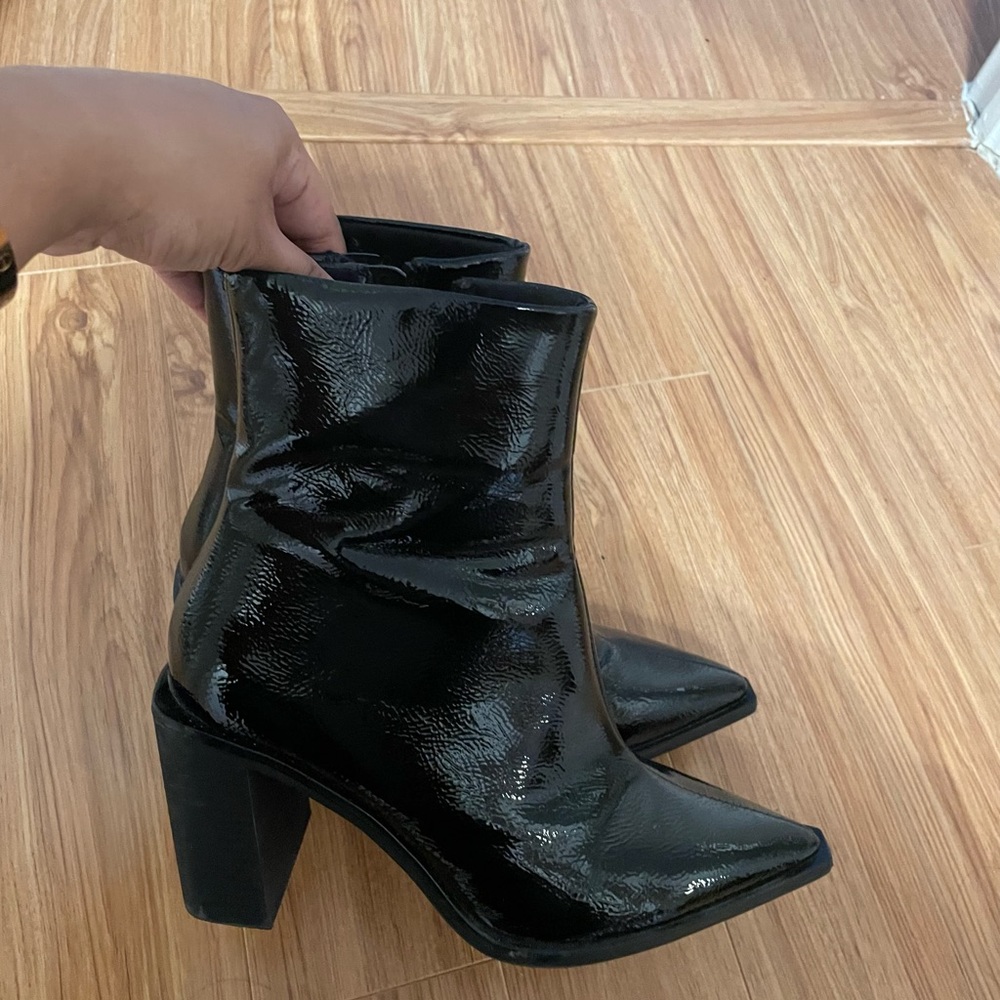 Pointed Black Block Boots